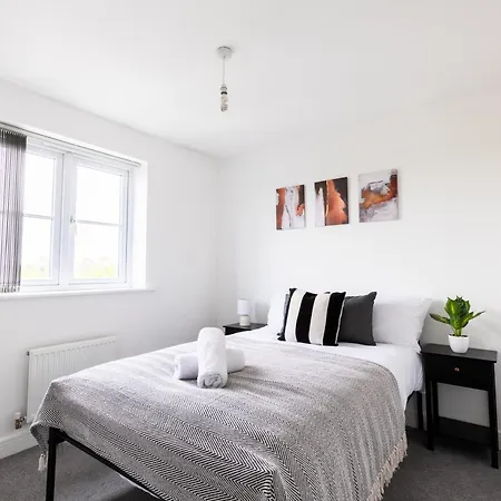 Spacious 4-Bedroom Home Near City Centre With Parking Nottingham Exterior photo