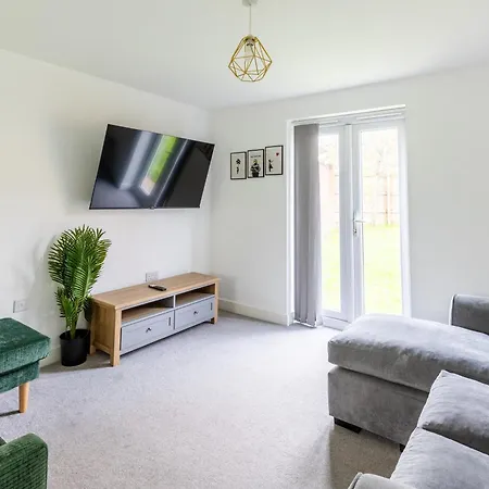 Spacious 4-Bedroom Home Near City Centre With Parking Nottingham Exterior photo